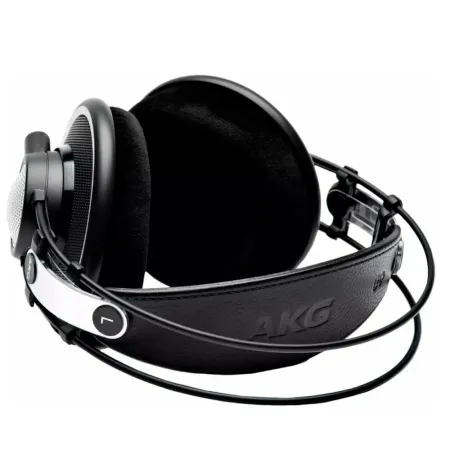 AKG K702