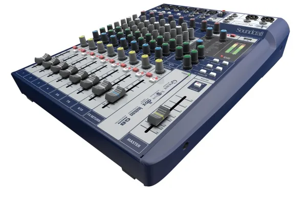 SOUNDCRAFT SIGNATURE 10