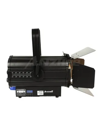 Купить Anzhee Fresnel 200 RGBW ZOOM по выгодной цене в Казани