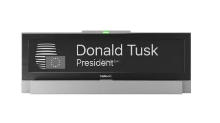 dvustoronnyaya_tablichka_dlya_oboznacheniya_imeni_delegata_na_baze_tekhnologii_e_ink