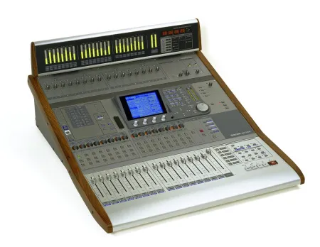 Купить Tascam DM-3200 по выгодной цене в Казани