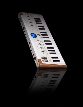 Купить Arturia AstroLab 37 White по выгодной цене в Казани